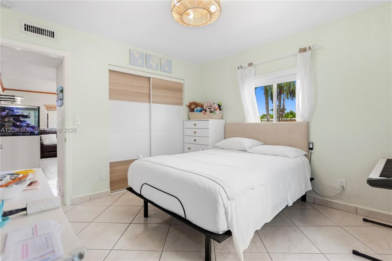 326 E 44th St , Hialeah, FL 33013 Photo