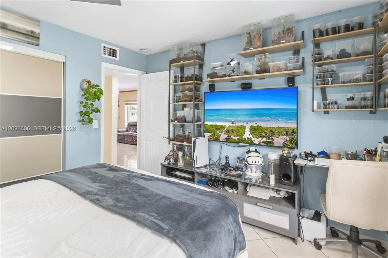326 E 44th St , Hialeah, FL 33013 Photo