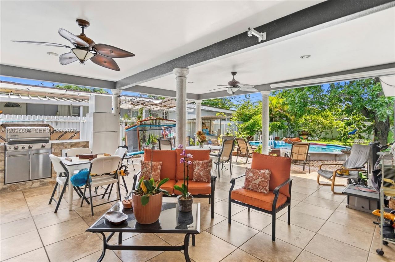 326 E 44th St , Hialeah, FL 33013 Photo