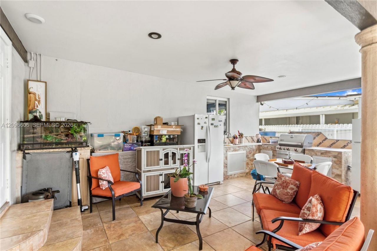 326 E 44th St , Hialeah, FL 33013 Photo