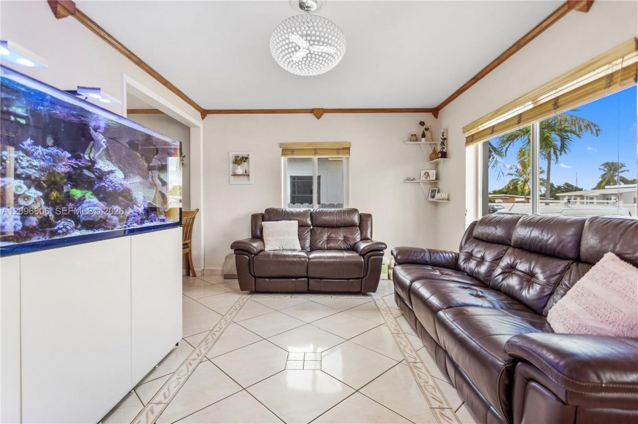 326 E 44th St , Hialeah, FL 33013 Photo