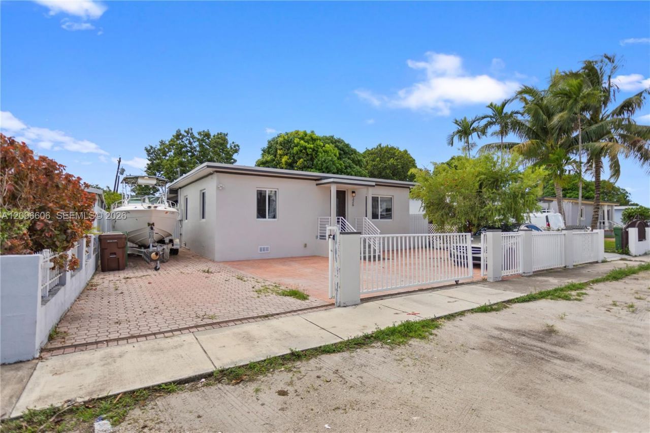 326 E 44th St , Hialeah, FL 33013 Photo