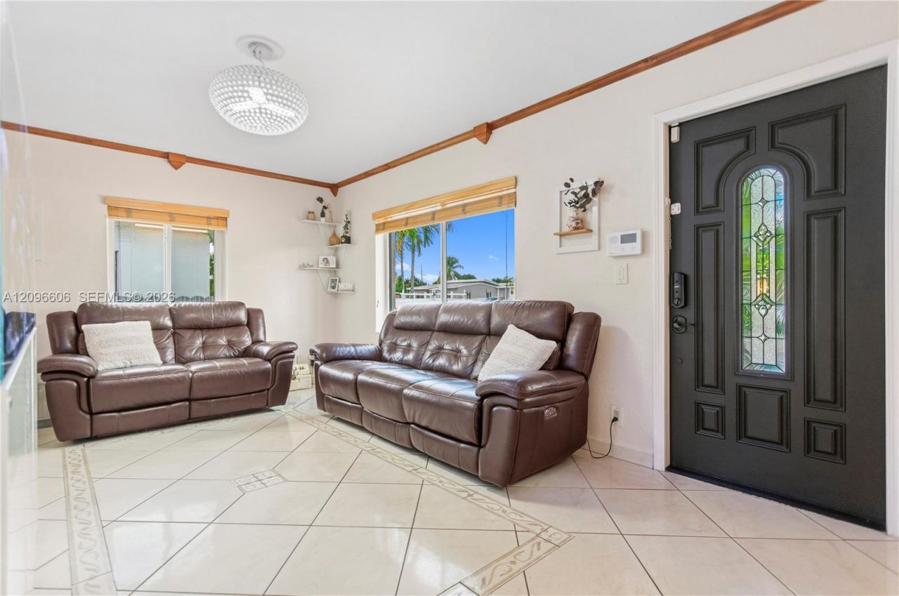 326 E 44th St , Hialeah, FL 33013 Photo