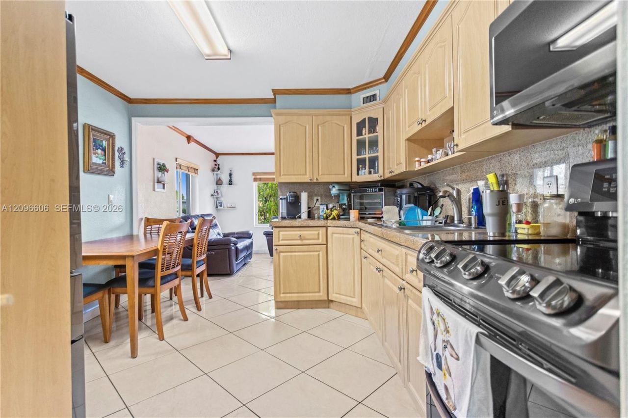 326 E 44th St , Hialeah, FL 33013 Photo