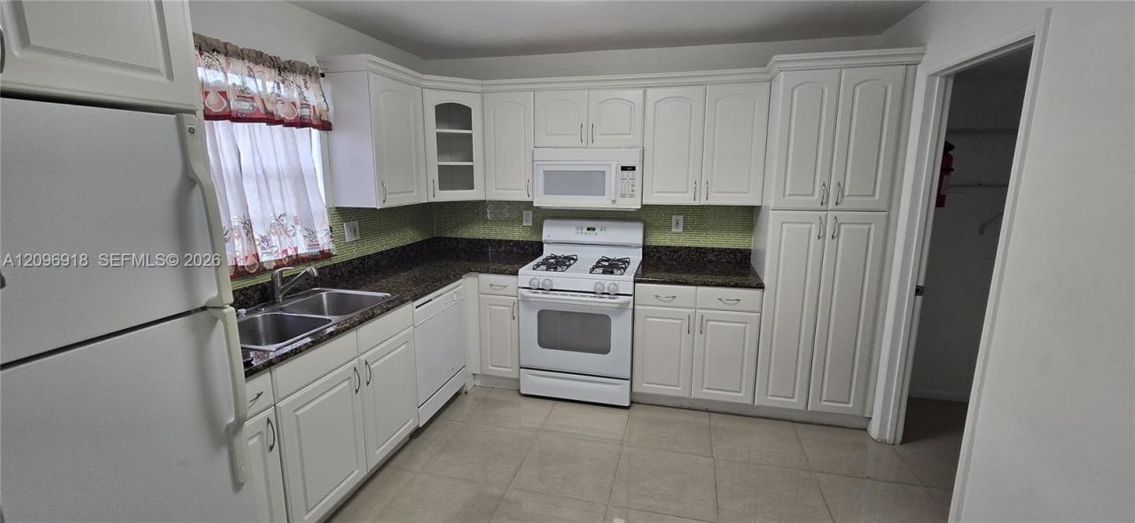 8350 SW 154th Ave , Unit 6, Miami, FL 33193 Photo