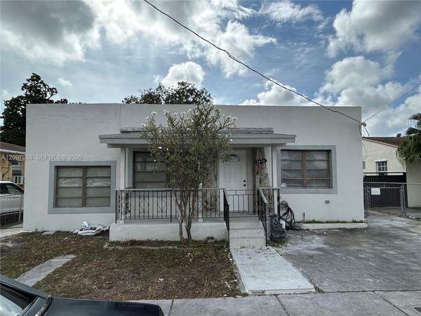 3500 NW 16th St , Miami, FL 33125