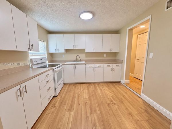 460 N Deerfield Ave, Deerfield Beach, FL 33441