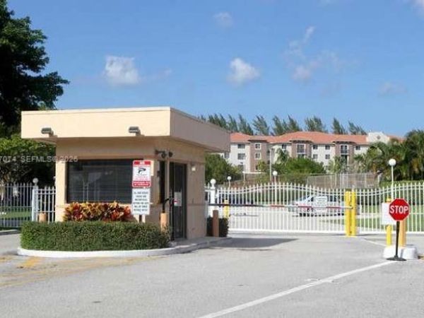 480 Executive Center Dr , Unit 4L, West Palm Beach, FL 33401