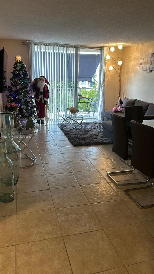 480 Executive Center Dr , Unit 4L, West Palm Beach, FL 33401 Photo