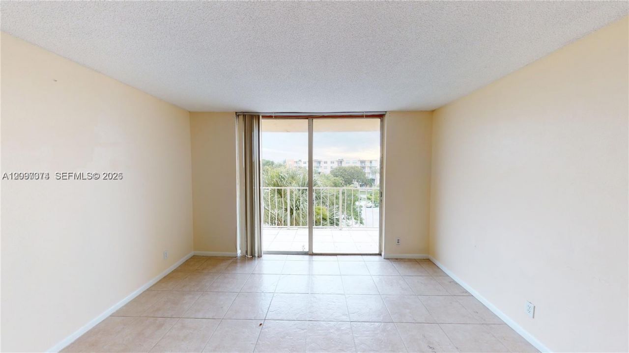 480 Executive Center Dr , Unit 4L, West Palm Beach, FL 33401 Photo