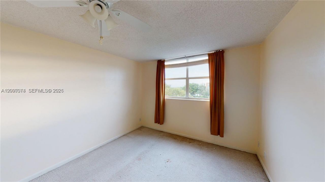 480 Executive Center Dr , Unit 4L, West Palm Beach, FL 33401 Photo