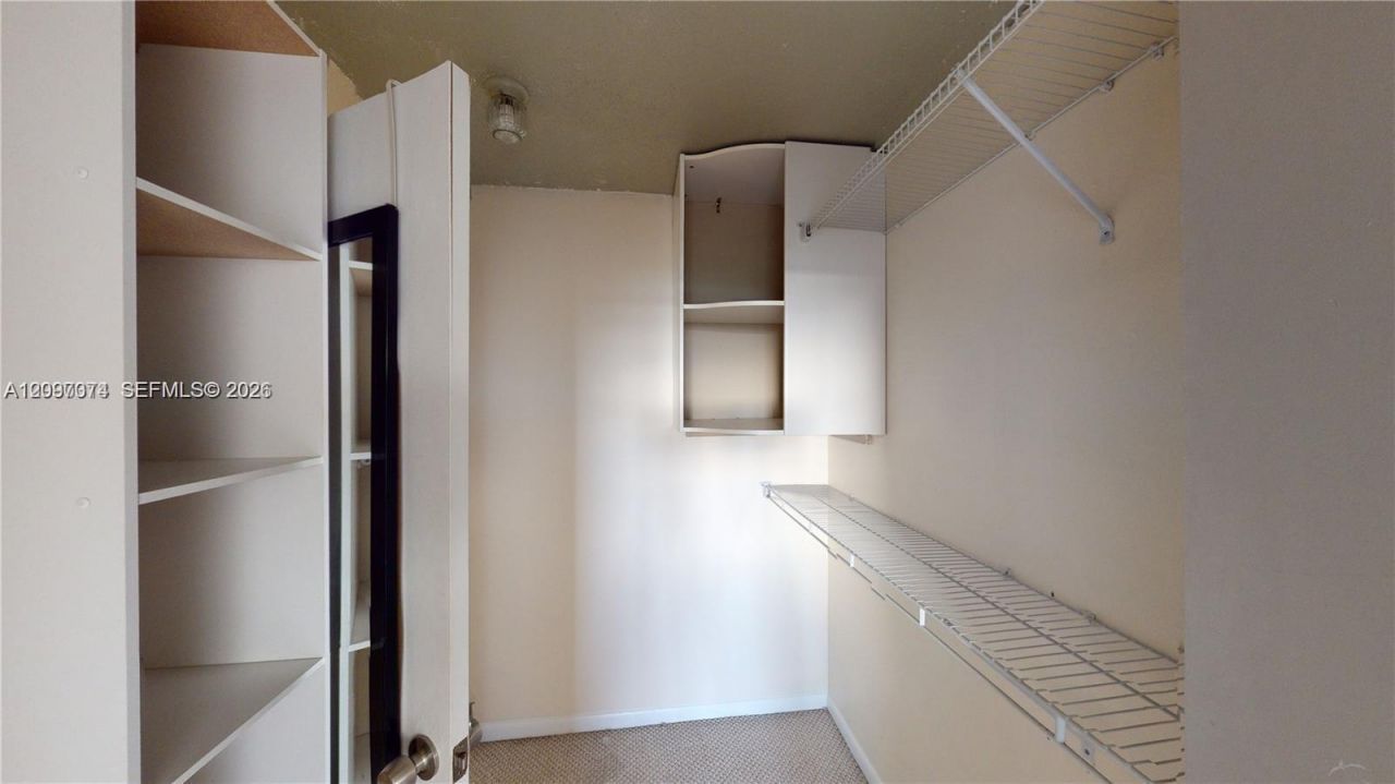 480 Executive Center Dr , Unit 4L, West Palm Beach, FL 33401 Photo