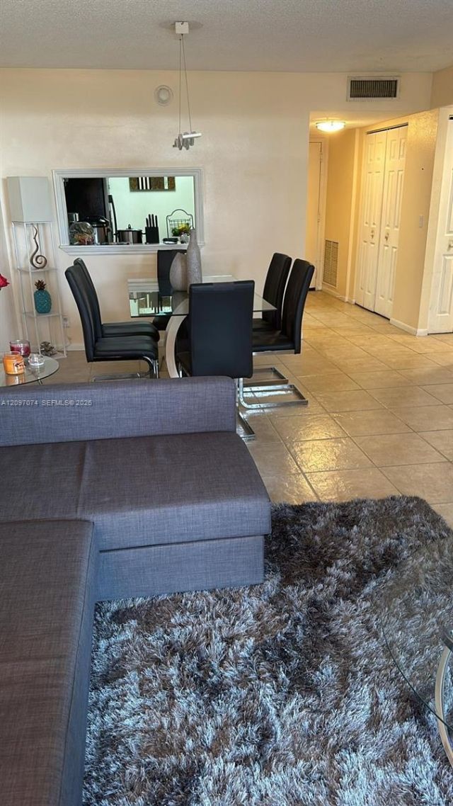480 Executive Center Dr , Unit 4L, West Palm Beach, FL 33401 Photo