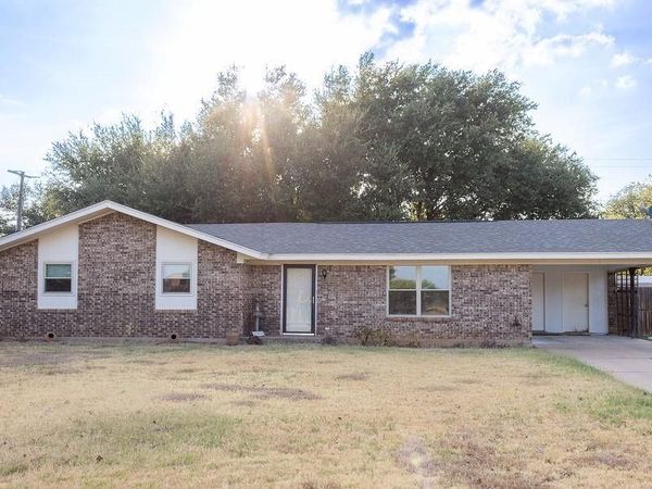 503 N Harding Street , Breckenridge, TX 76424