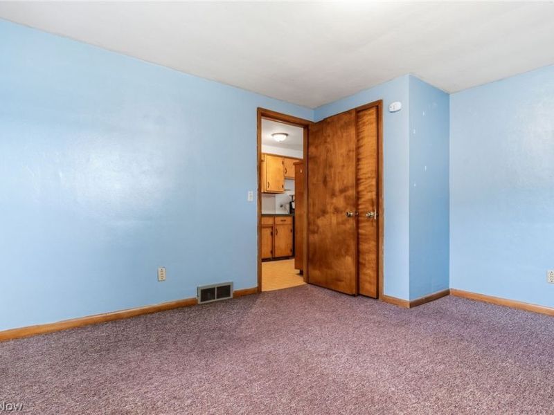 277 Devinney Avenue, Louisville, OH 44641 Photo 11