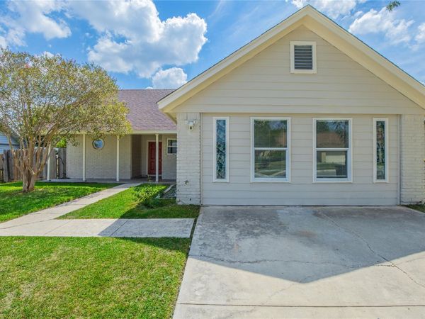 3430 Meadowhead DR , Schertz, TX 78108