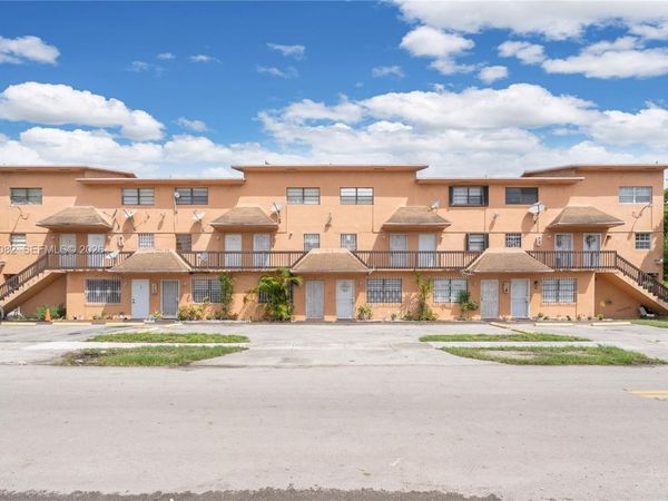 2261 W 53rd St , Unit 13, Hialeah, FL 33016