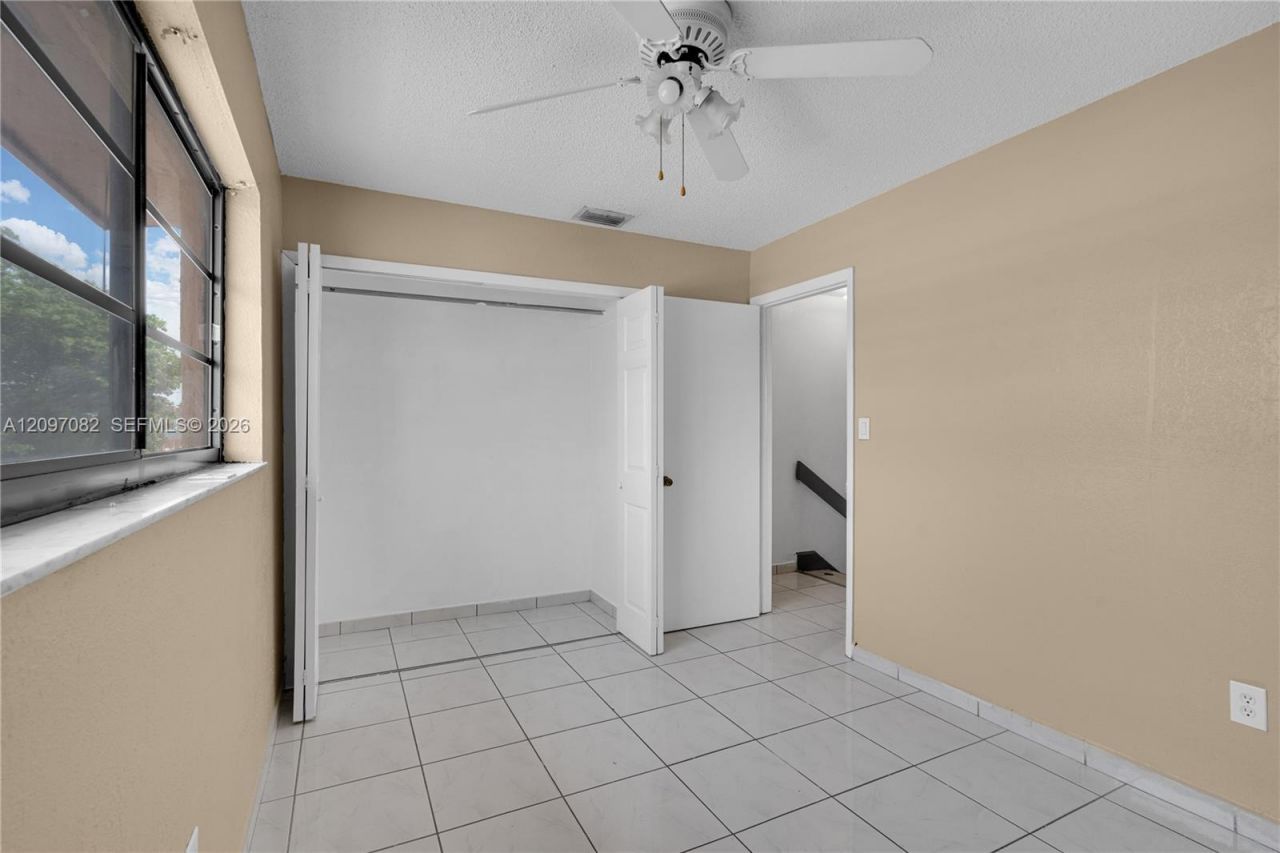 2261 W 53rd St , Unit 13, Hialeah, FL 33016 Photo