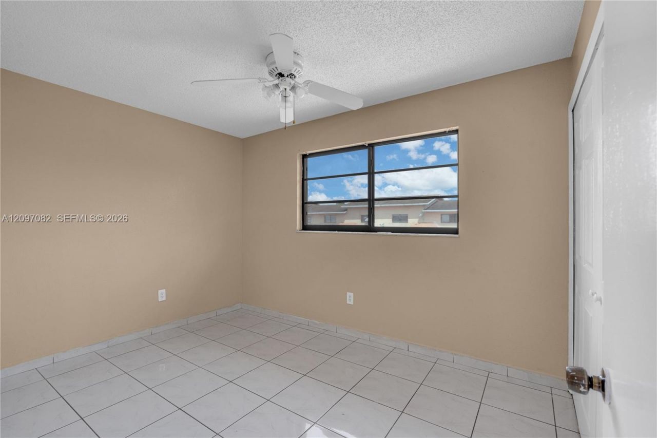 2261 W 53rd St , Unit 13, Hialeah, FL 33016 Photo