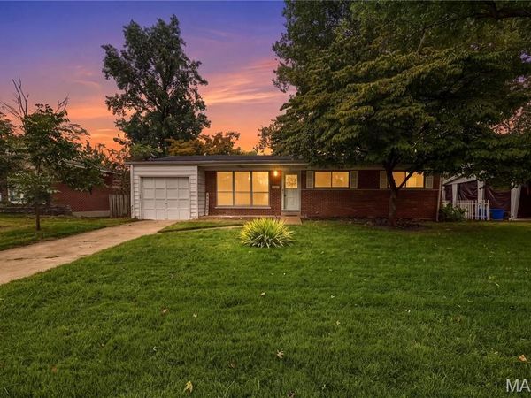 14 Tamma Lane, Hazelwood, MO 63042