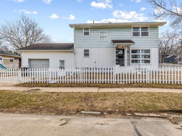 317 N Grove Avenue, Freeport, IL 61032