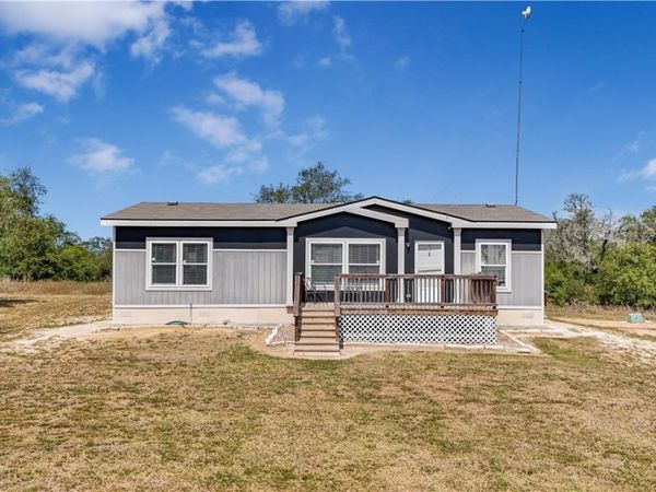 458 Hrabovsky Road, Yoakum, TX 77995