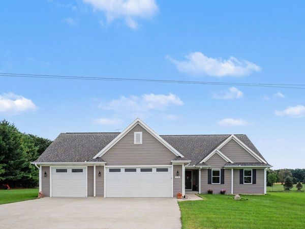 2133 S Van Kal Street, Kalamazoo, MI 49009
