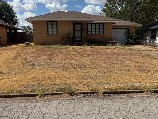 305 N 17th Street, Chickasha, OK 73018