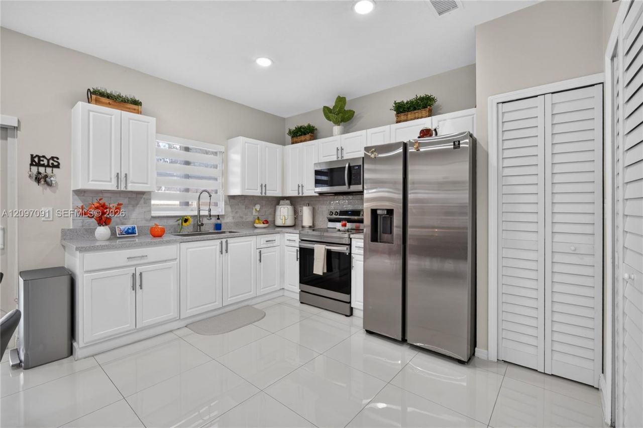 1661 SE 30th St, Homestead, FL 33035 Photo