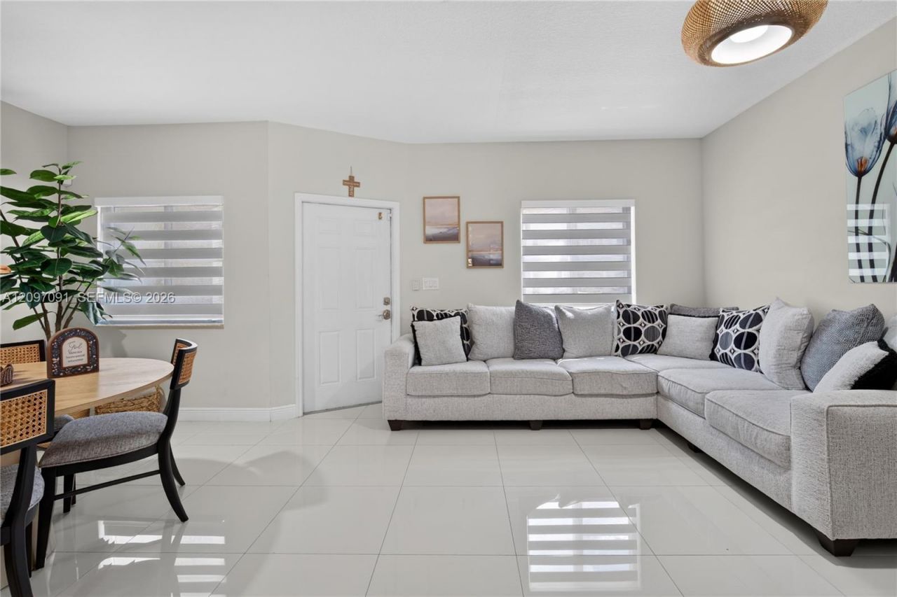 1661 SE 30th St, Homestead, FL 33035 Photo