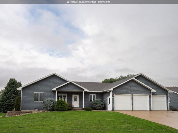 701 11TH ST SE, Orange City, IA 51041