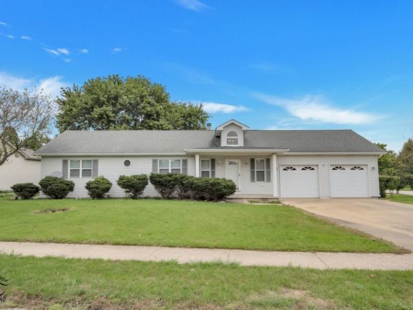 407 Sorin Circle , Manteno, IL 60950