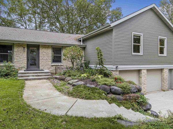 970 Water Street, Prairie du Sac, WI 53578