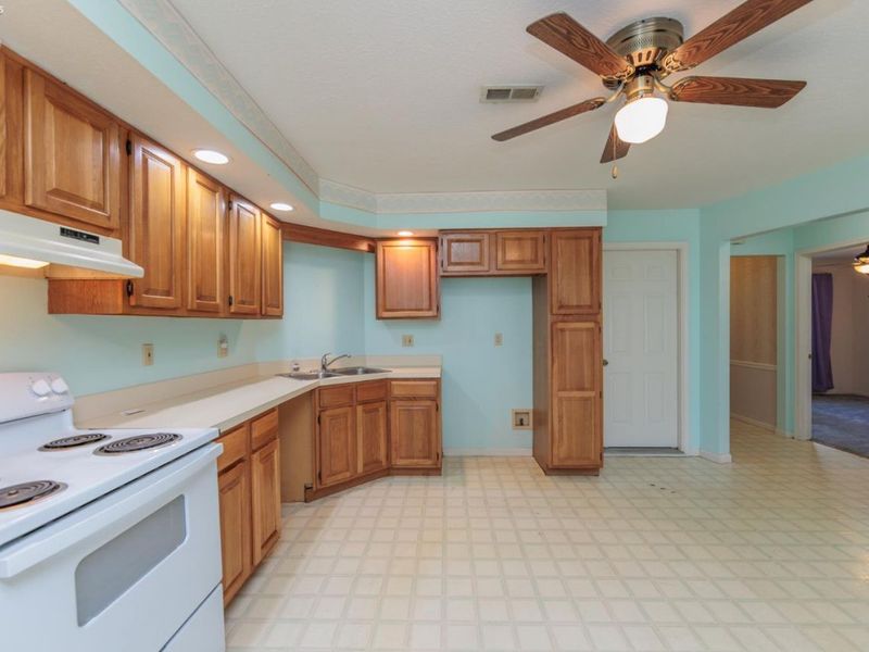 2310 Westwind Drive, Sandusky, OH 44870 Photo 4