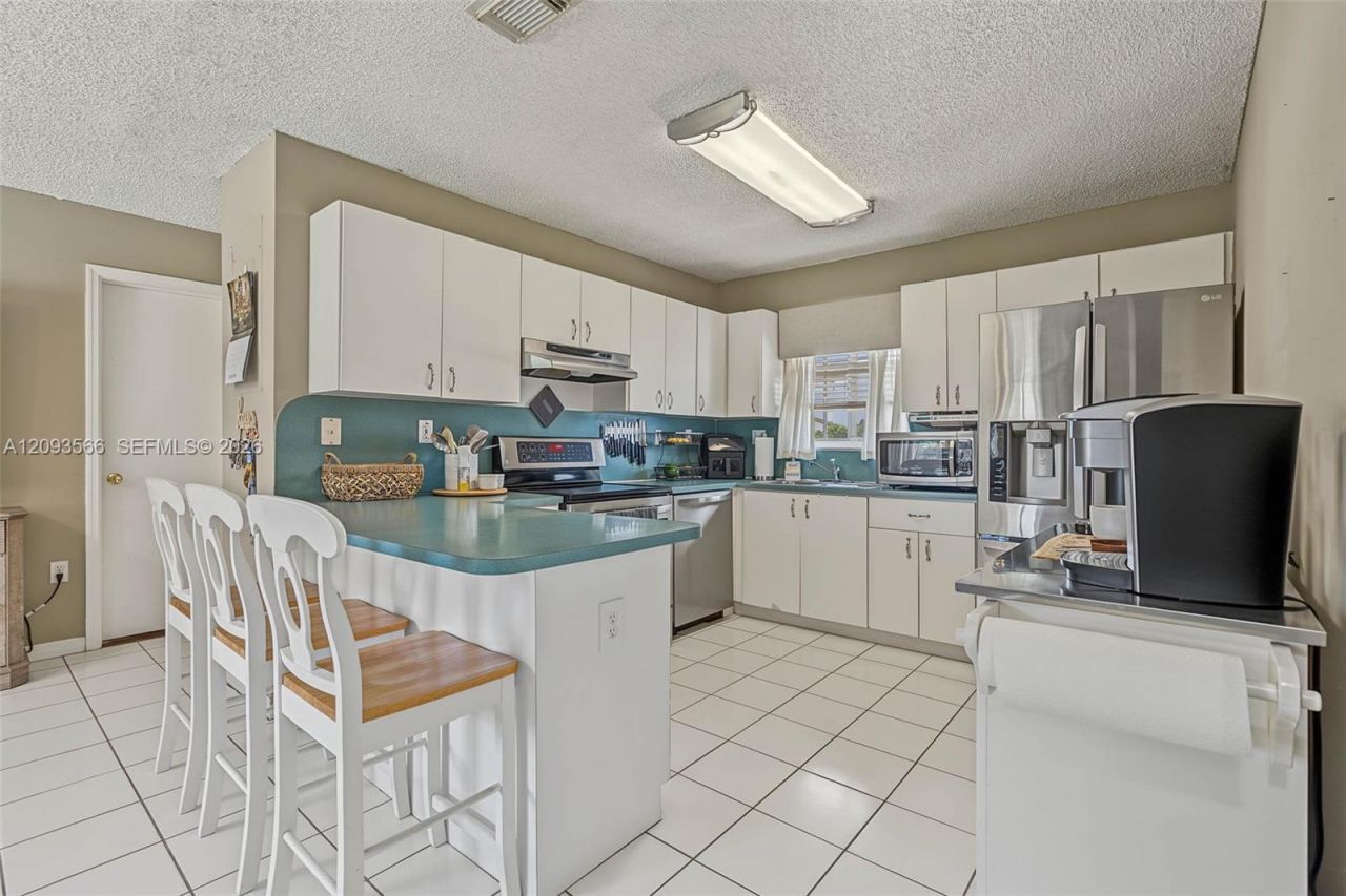 18047 SW 154th Ct, Miami, FL 33187 Photo