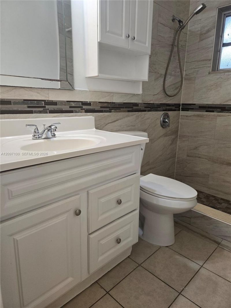 1512 NE 118th St , Unit 2, Miami, FL 33161 Photo