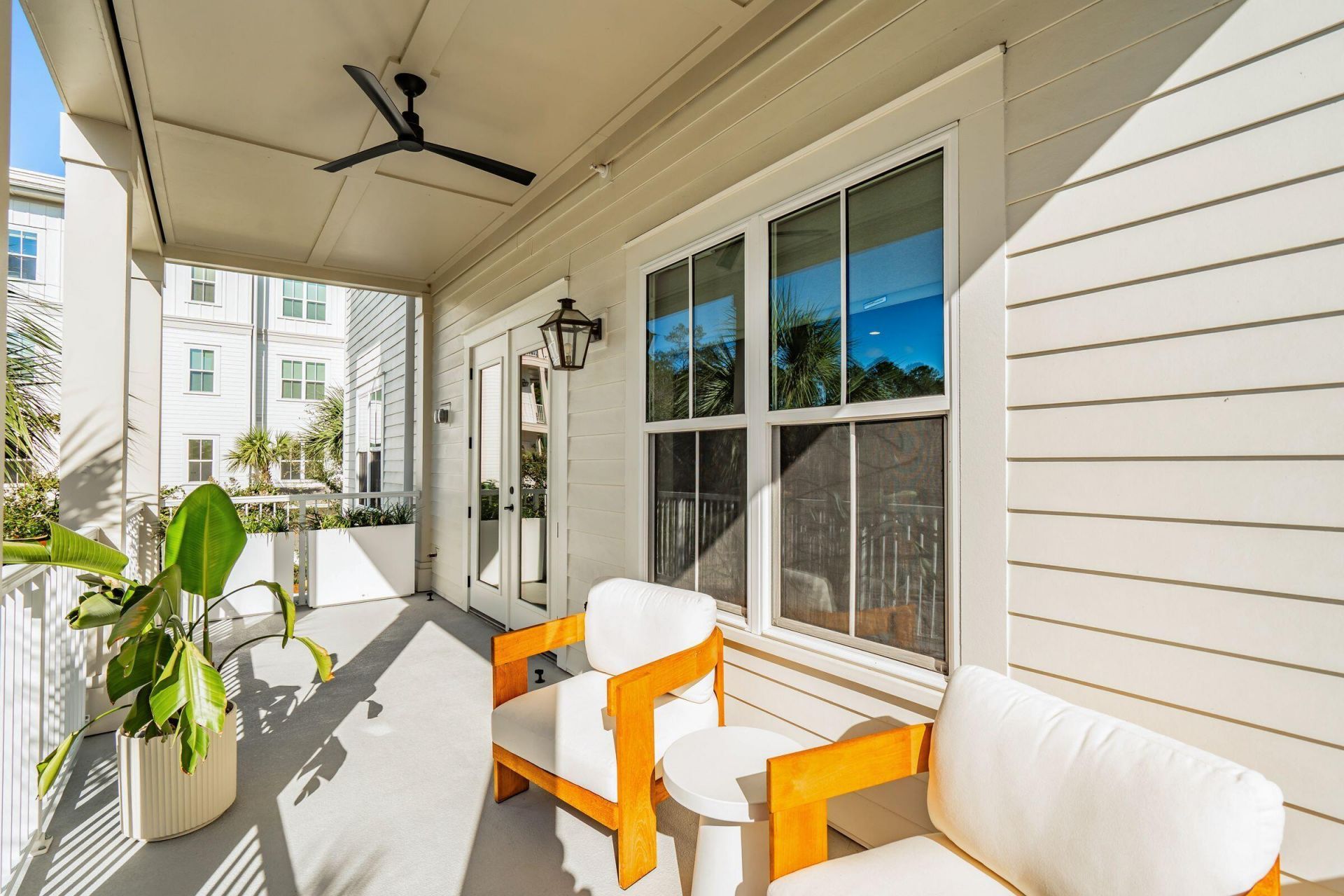 320 Longshore Street Photo 16