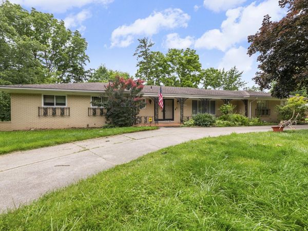 24319 Tamarack Trail, Southfield, MI 48075