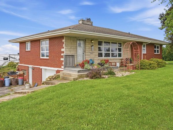 15986 Neilson Road, Darlington, WI 53530