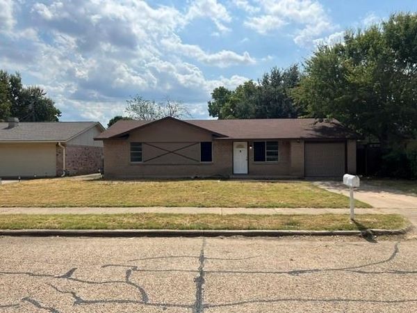 2312 Meadowcrest, Irving, TX 75060