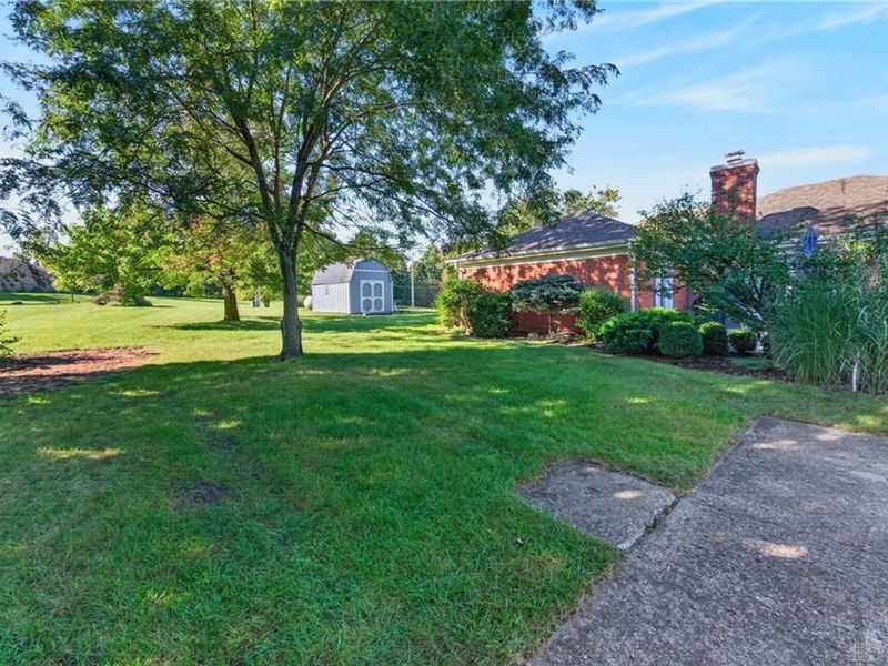 4995 Meadowcrest Lane, New Paris, OH 45347 Photo 6
