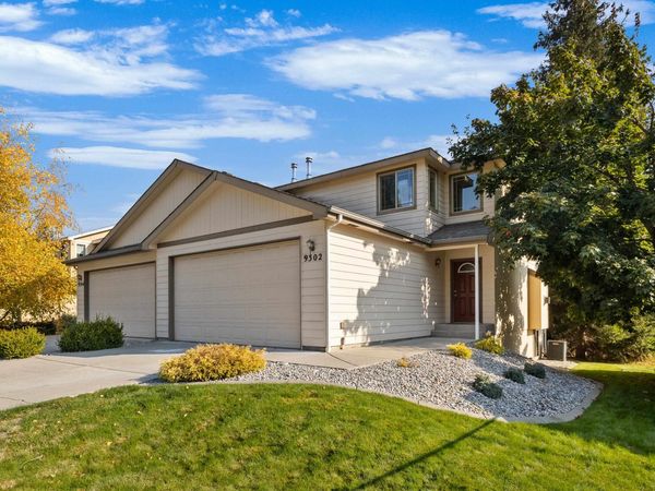 9304 N Mountain Ln, Spokane, WA 99218
