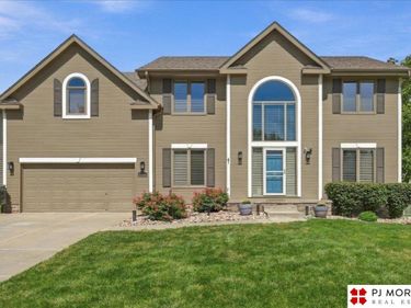 17622 Monroe Street, Omaha, NE 68135
