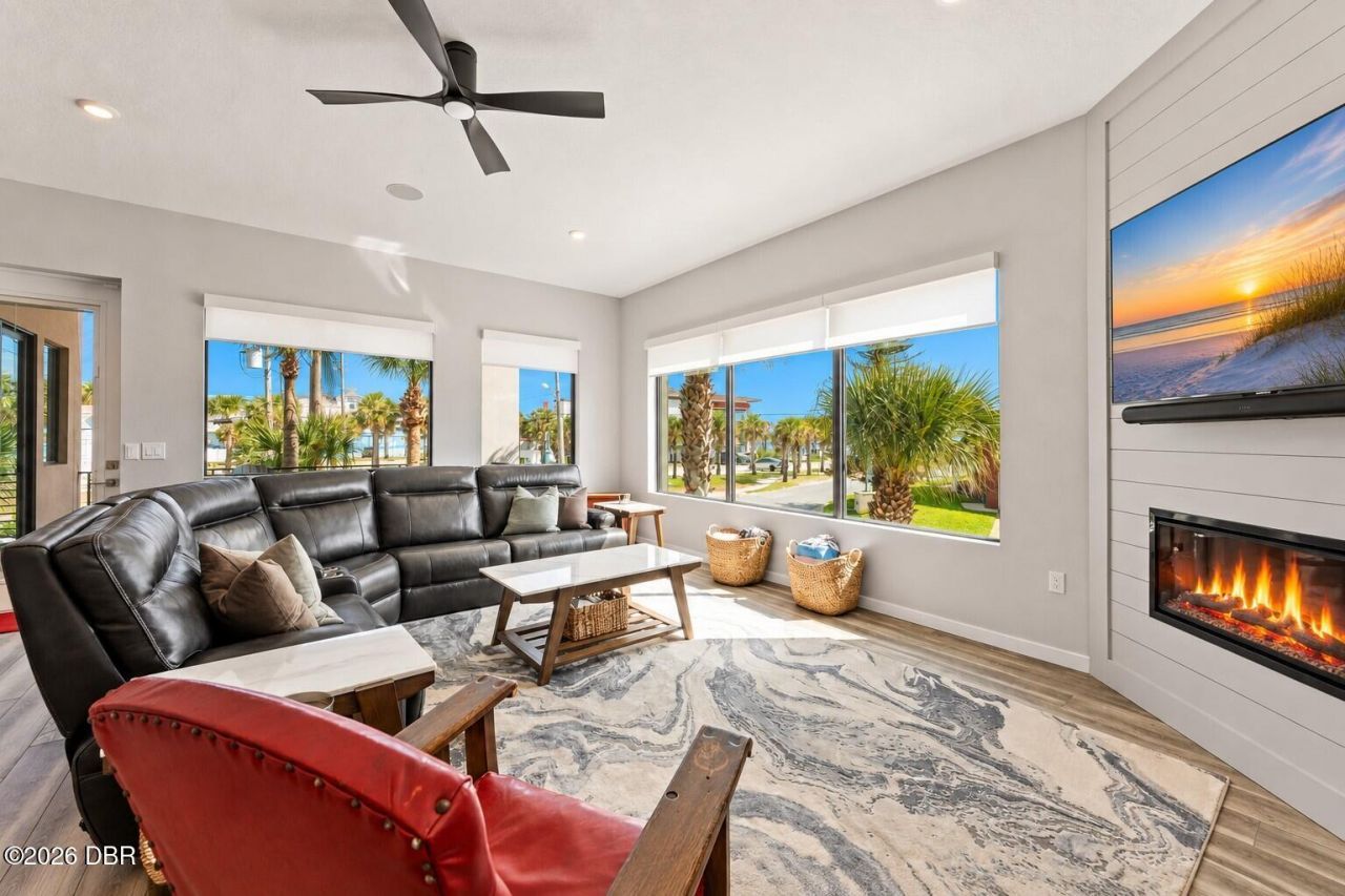429 Columbus Avenue, New Smyrna Beach, FL 32169 Photo