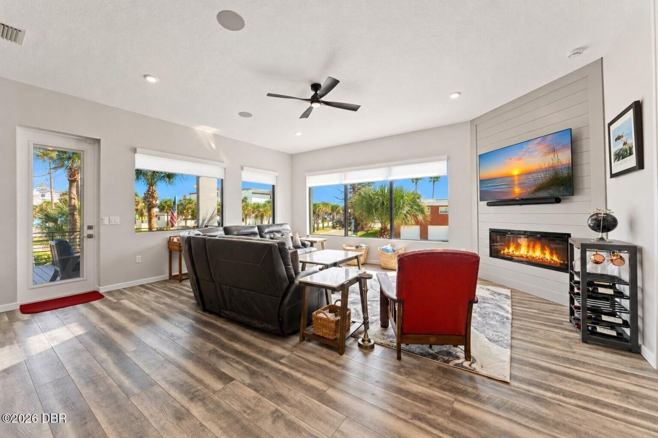 429 Columbus Avenue, New Smyrna Beach, FL 32169 Photo