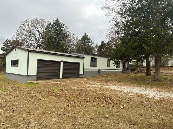 114 E Airport , Diamond City, AR 72630