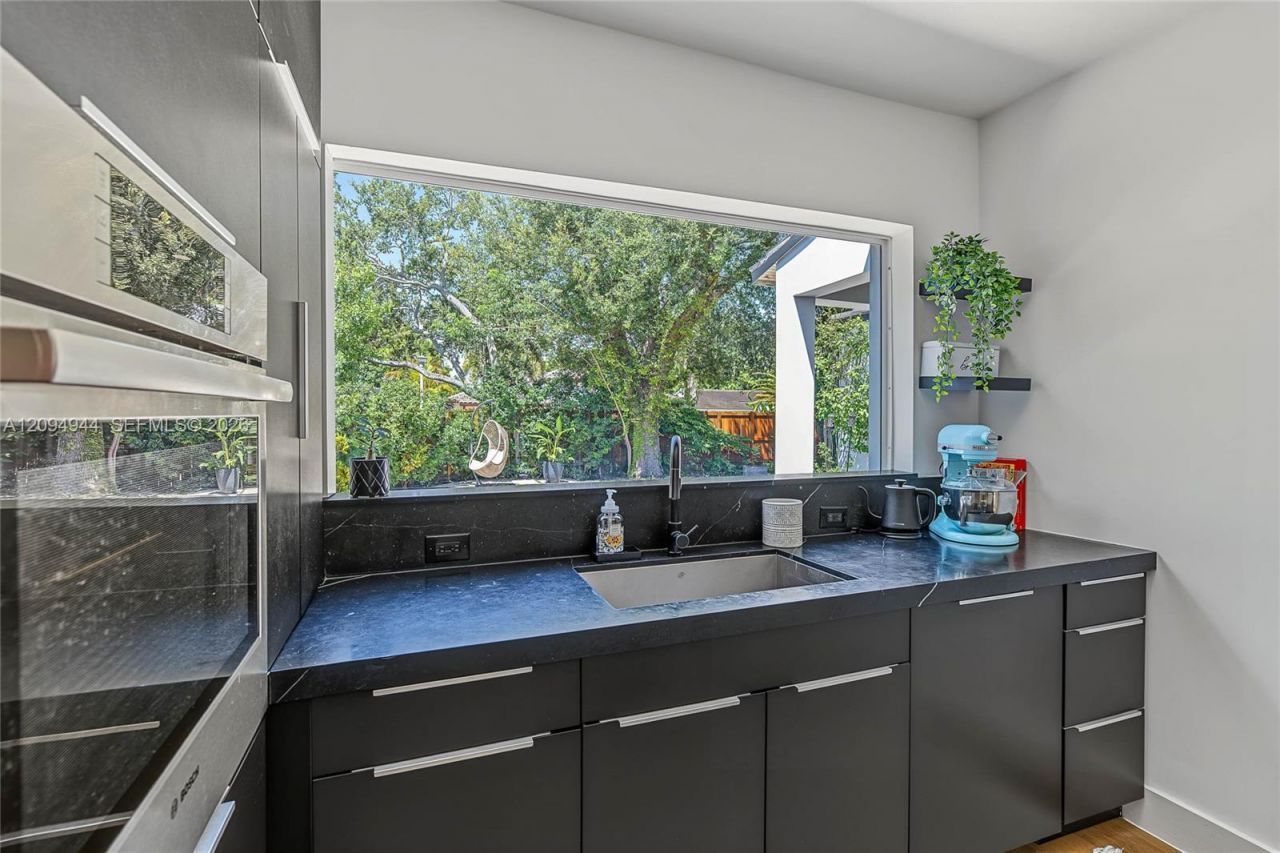 1867 SW 14th Ter, Miami, FL 33145 Photo