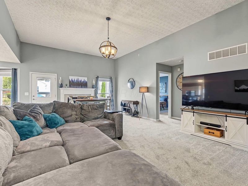 9183 Prestwick Green Drive, Columbus, OH 43240 Photo 10