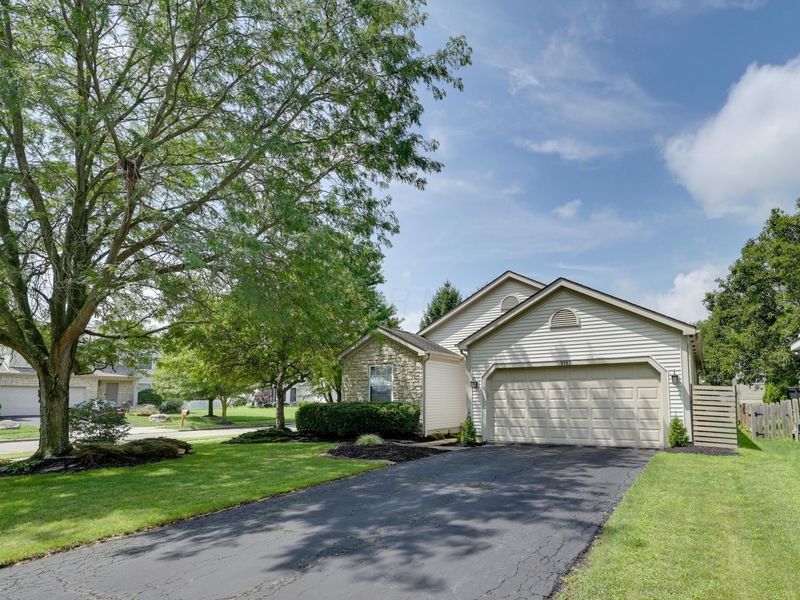 9183 Prestwick Green Drive, Columbus, OH 43240 Photo 2