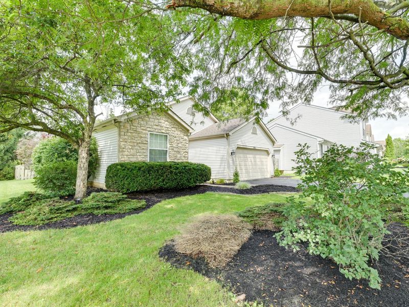 9183 Prestwick Green Drive, Columbus, OH 43240 Photo 4